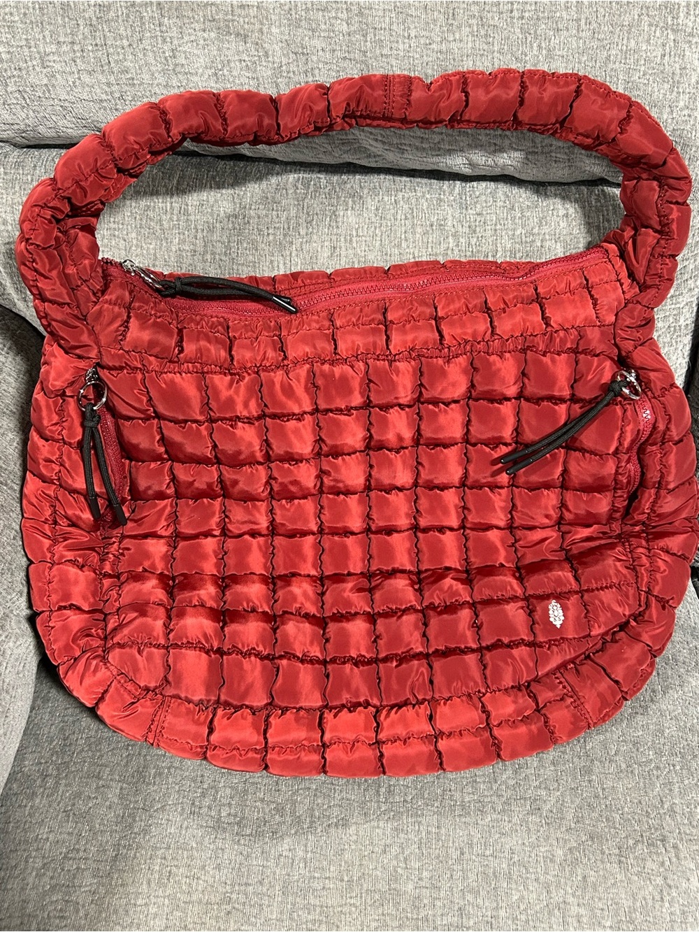 Excellent! FREE PEOPLE Movement Quilted Carryall Large Bag. Burgundy Wine